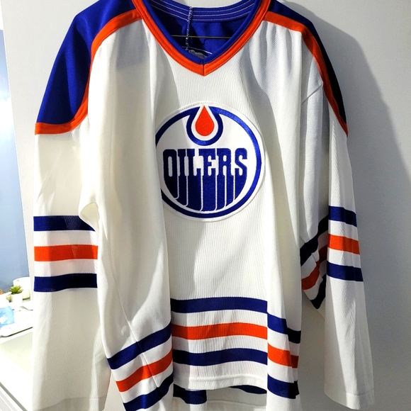CCM Other - SALE! $60 VINTAGE 1983 OILER JERSEY Size L
